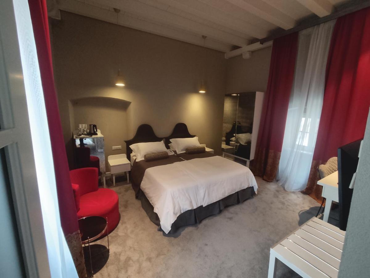 טרוגיר XII Century Heritage Hotel מראה חיצוני תמונה