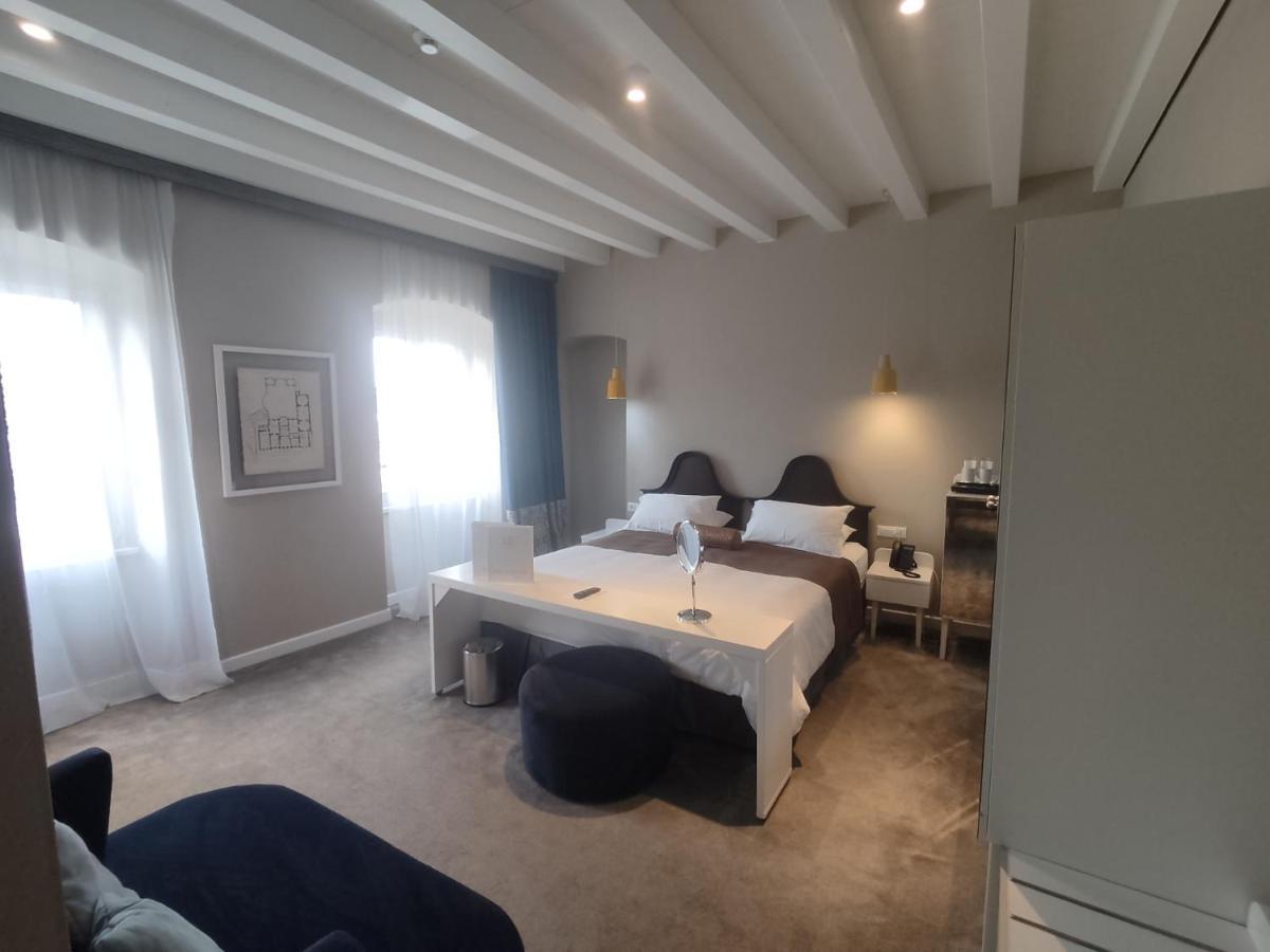 טרוגיר XII Century Heritage Hotel מראה חיצוני תמונה