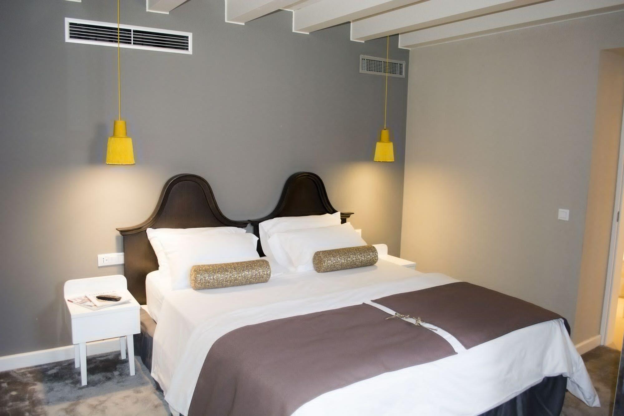 טרוגיר XII Century Heritage Hotel מראה חיצוני תמונה
