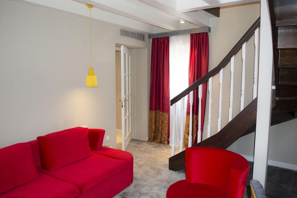 טרוגיר XII Century Heritage Hotel מראה חיצוני תמונה