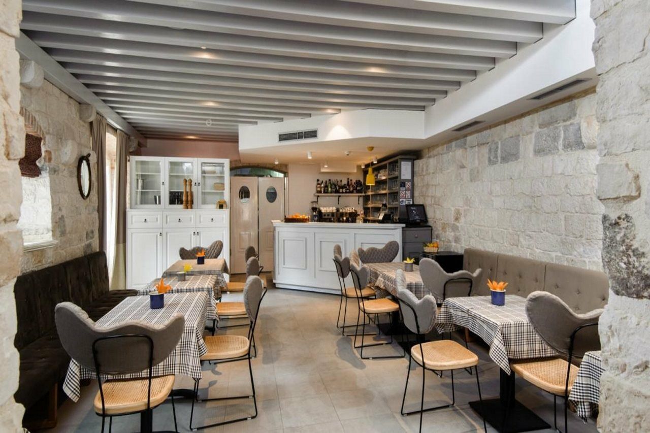 טרוגיר XII Century Heritage Hotel מראה חיצוני תמונה